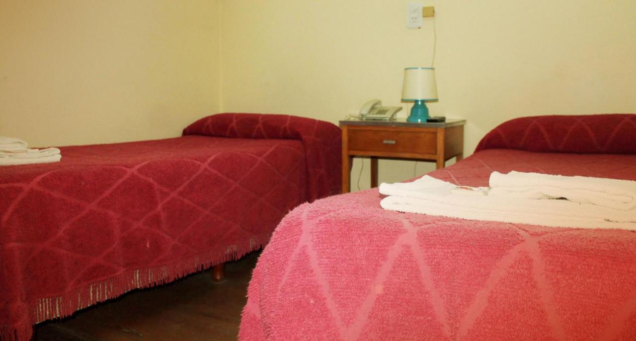 Avenida Hotel Junín Extérieur photo